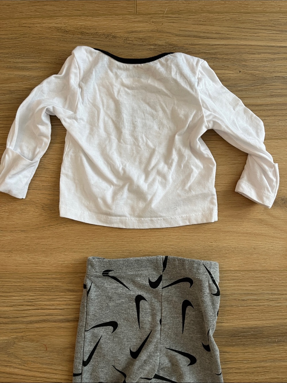 Nike White Long-Sleeve Top & Gray Logo Footie Set - Picture 8 of 8